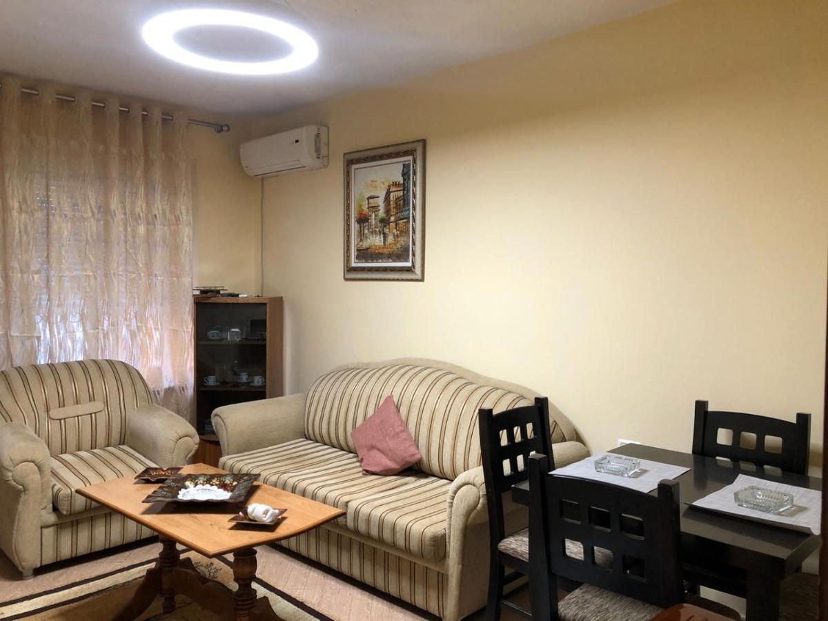Mea Centre Apartment Shkodër Exteriör bild